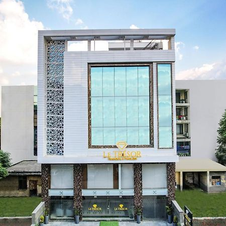 Hotel Le Tresor Nueva Delhi Exterior foto