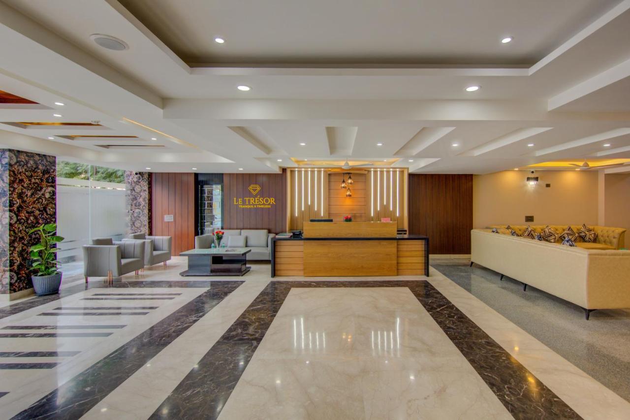 Hotel Le Tresor Nueva Delhi Exterior foto